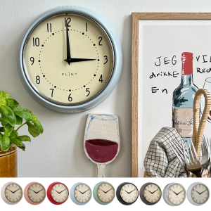 PLINT A/S Retro-Wanduhr – 23 cm | Geräuschloses Uhrwerk | verschiedene Farben